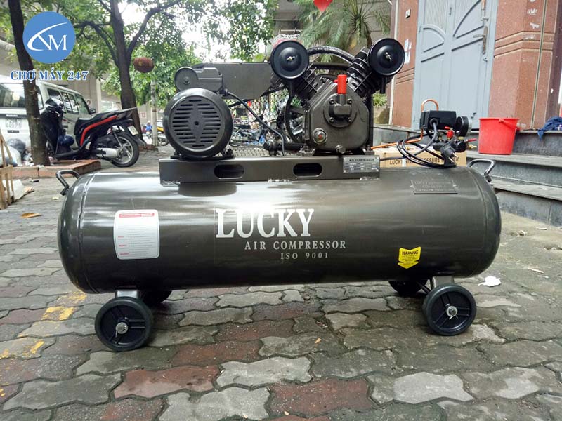 Mặt trước máy nén khí Lucky 120 lít 3HP/220V 